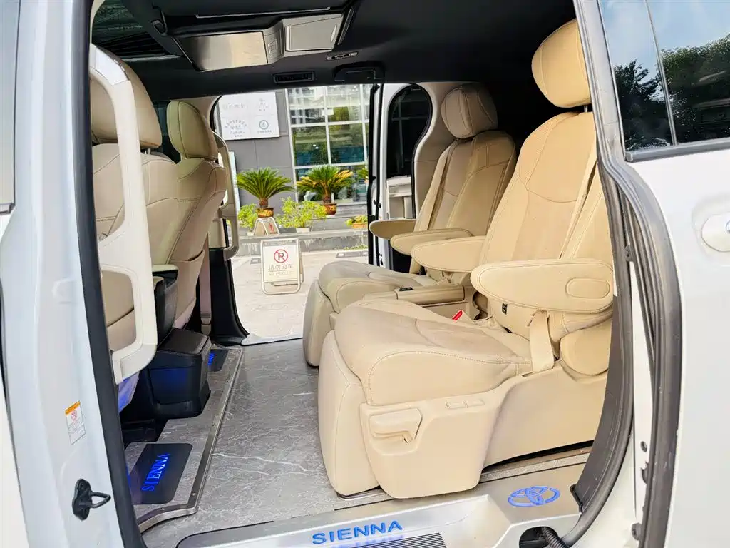 Toyota Sienna 2021 2.5L Luxury