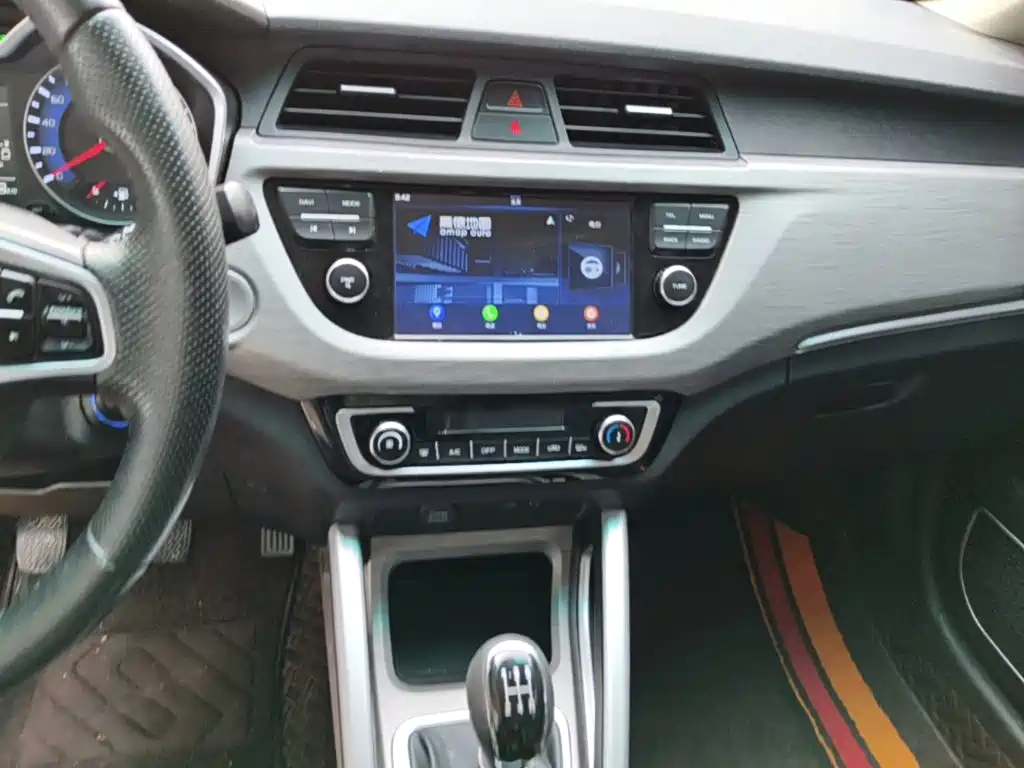 Geely Vision X3 — миниатюра 13