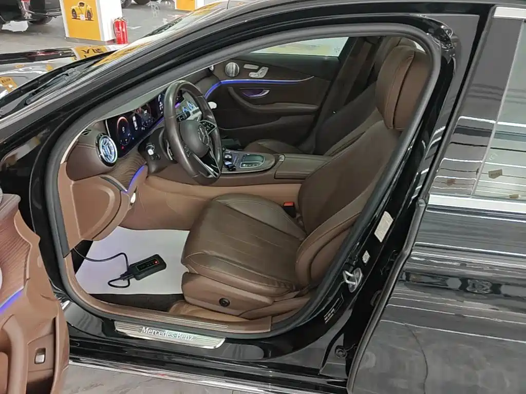 Mercedes-Benz E-Class — миниатюра 15
