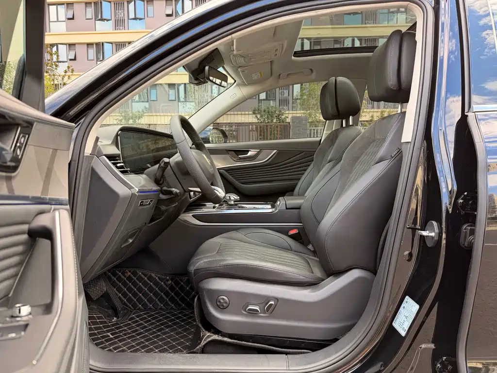 Hongqi HS5 2023 2.0T Pro