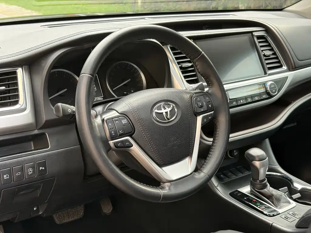 Toyota Highlander — миниатюра 26