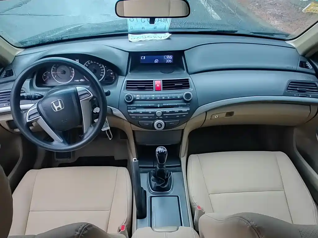 Honda Accord 2010 2.0L MT