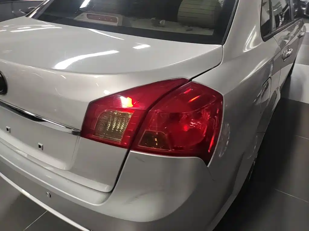 Buick Excelle — миниатюра 8