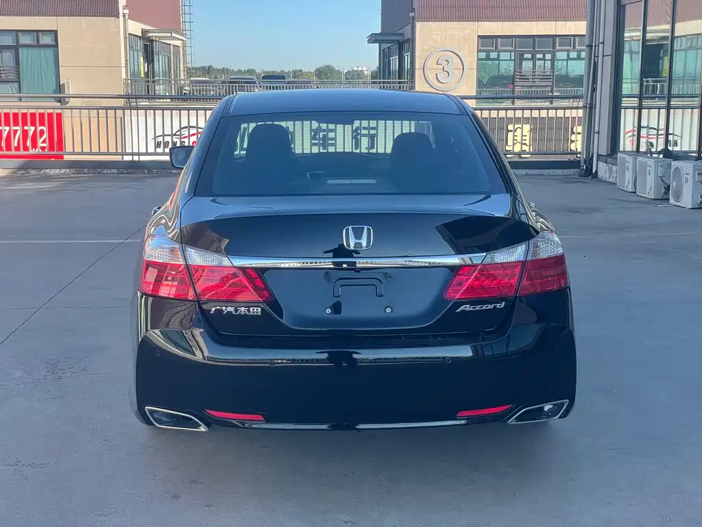 Honda Accord — миниатюра 12