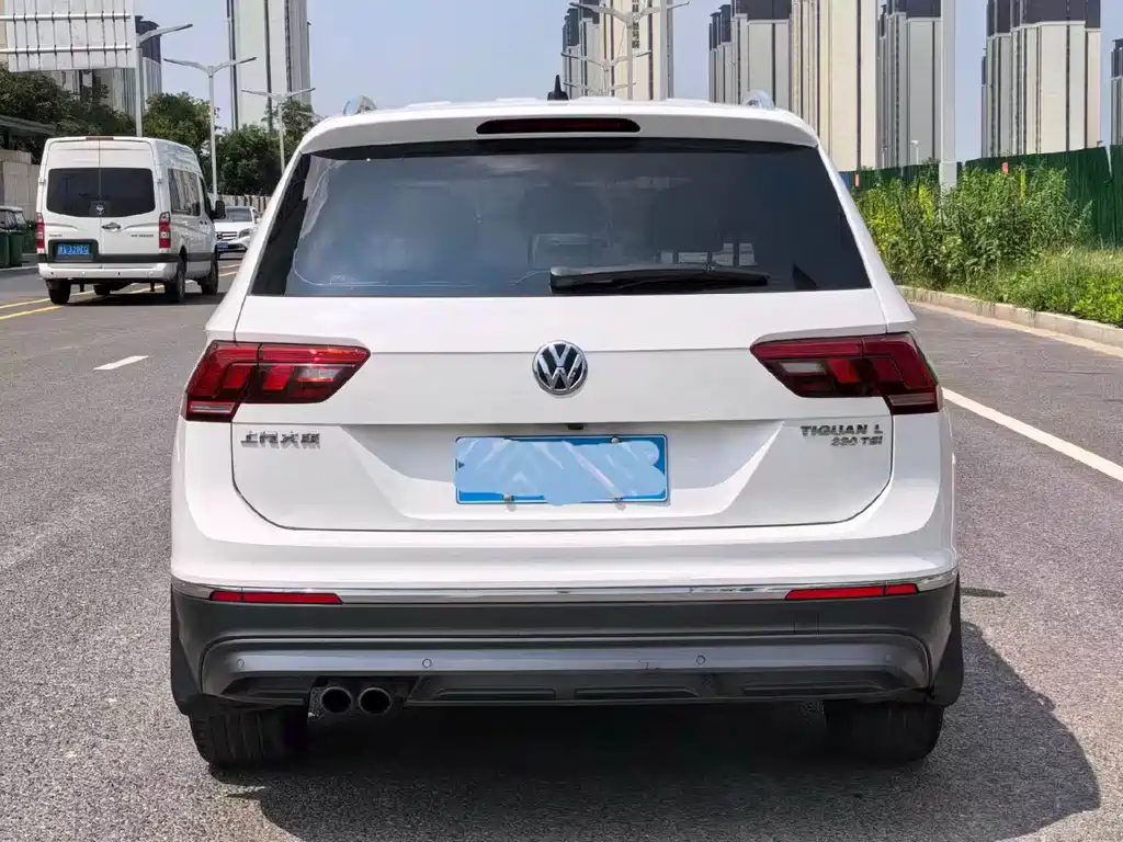 Volkswagen Tiguan L — миниатюра 8