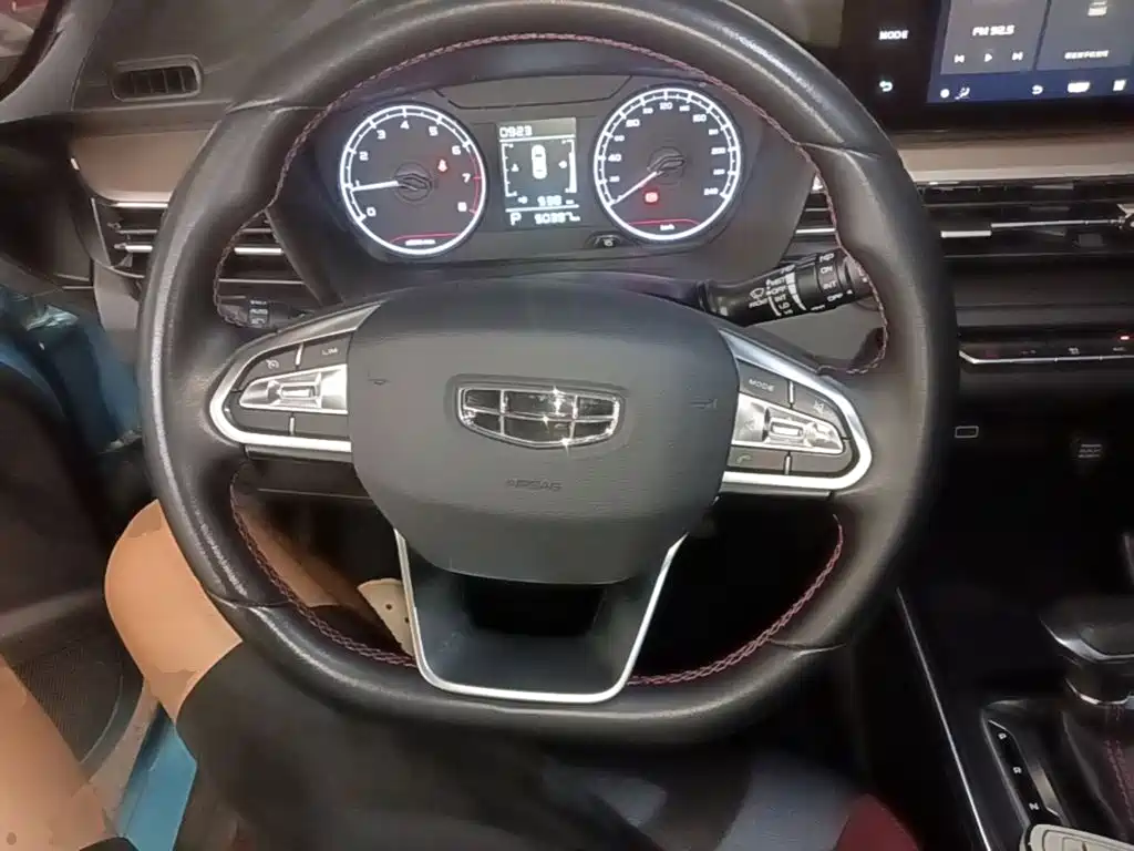 Geely Vision X3 — миниатюра 11