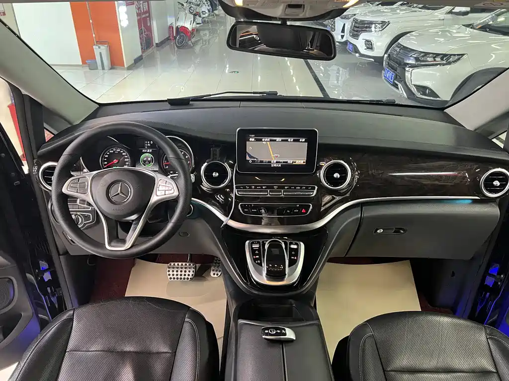 Mercedes-Benz V-Class V 2017 V 260 L Luxury Long Wheelbase