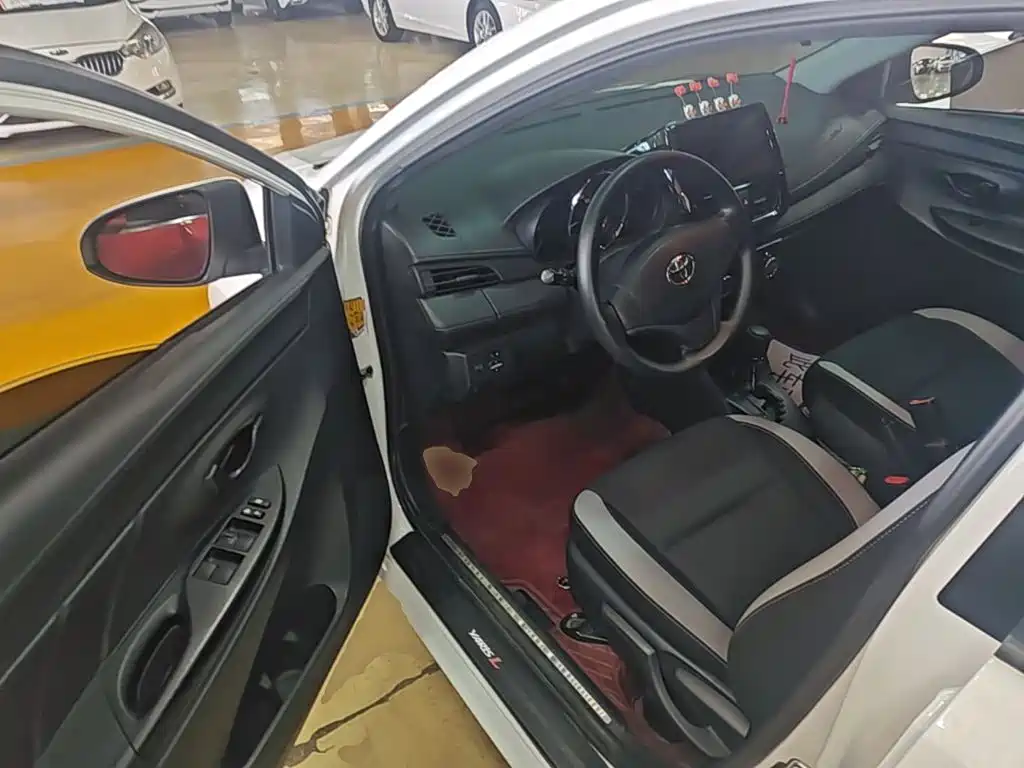 Toyota Yaris L — миниатюра 16