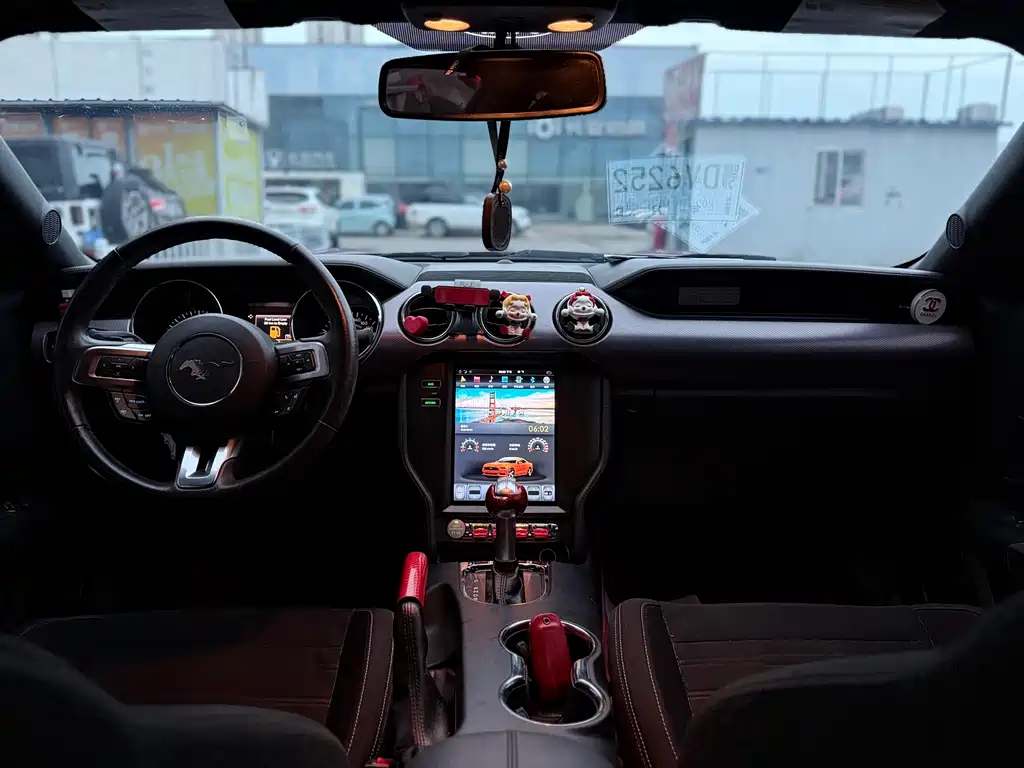 Ford Mustang — миниатюра 15