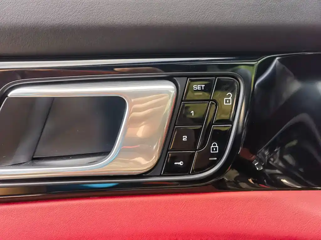 Porsche Panamera Hybrid — миниатюра 34