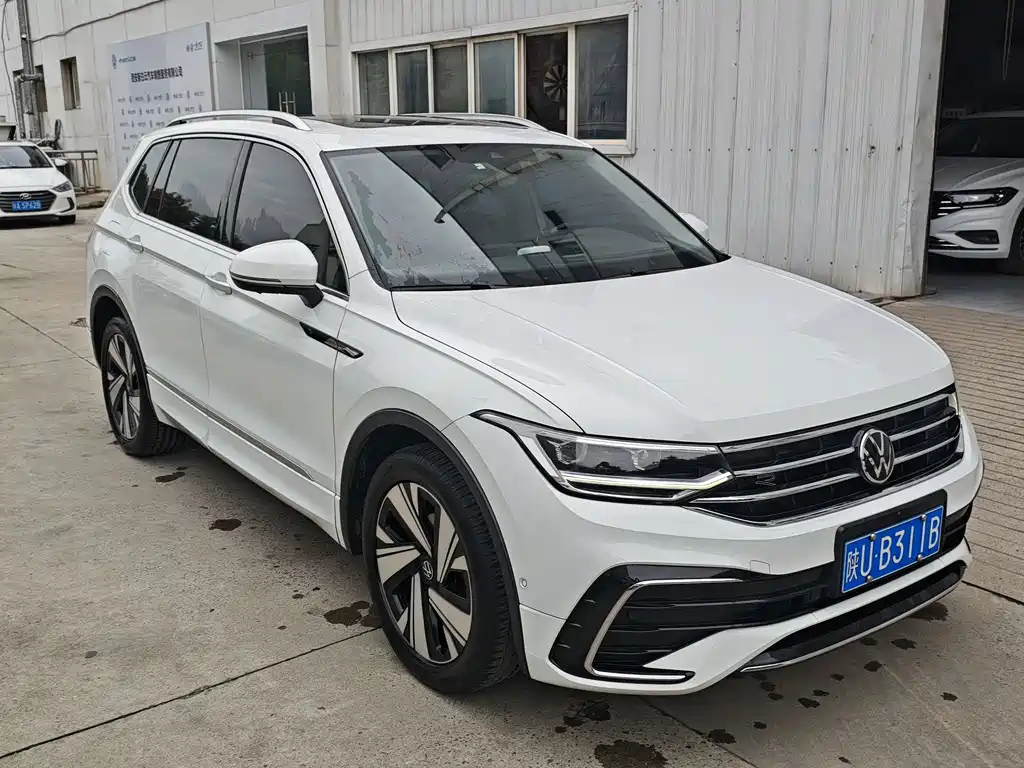 Volkswagen Tiguan L — миниатюра 2