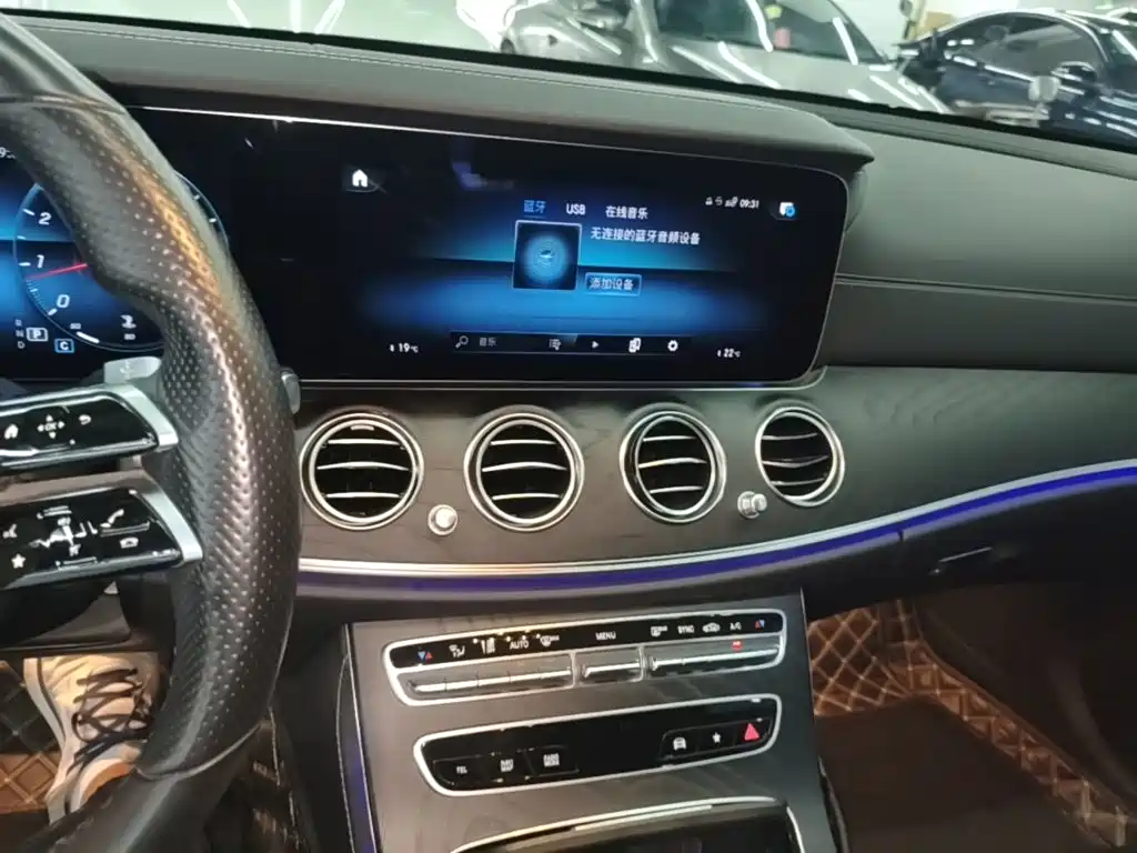 Mercedes-Benz E-Class (Import) — миниатюра 13