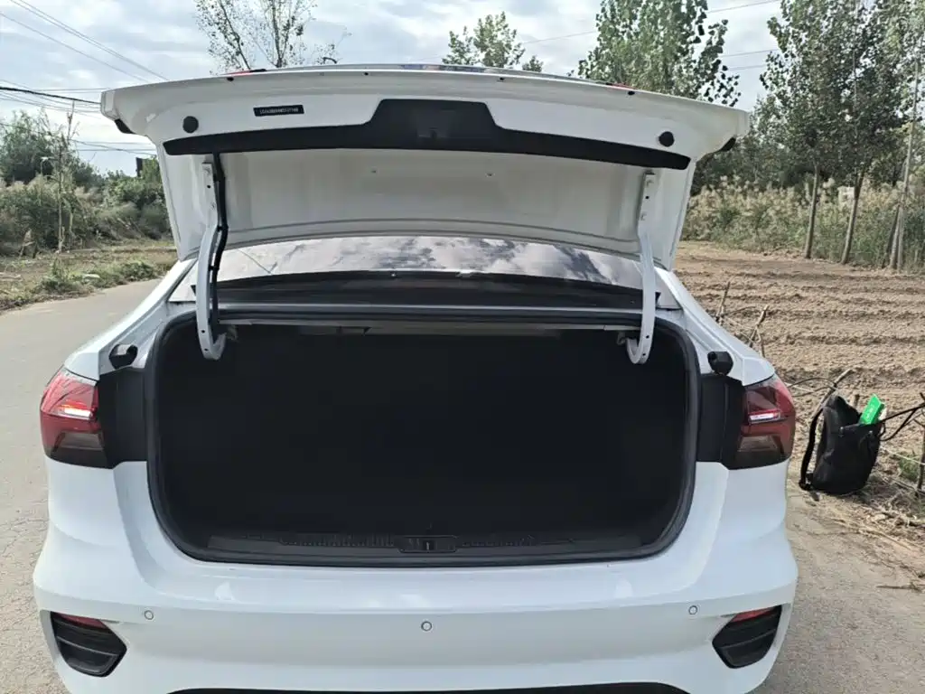 Roewe i5 — миниатюра 19