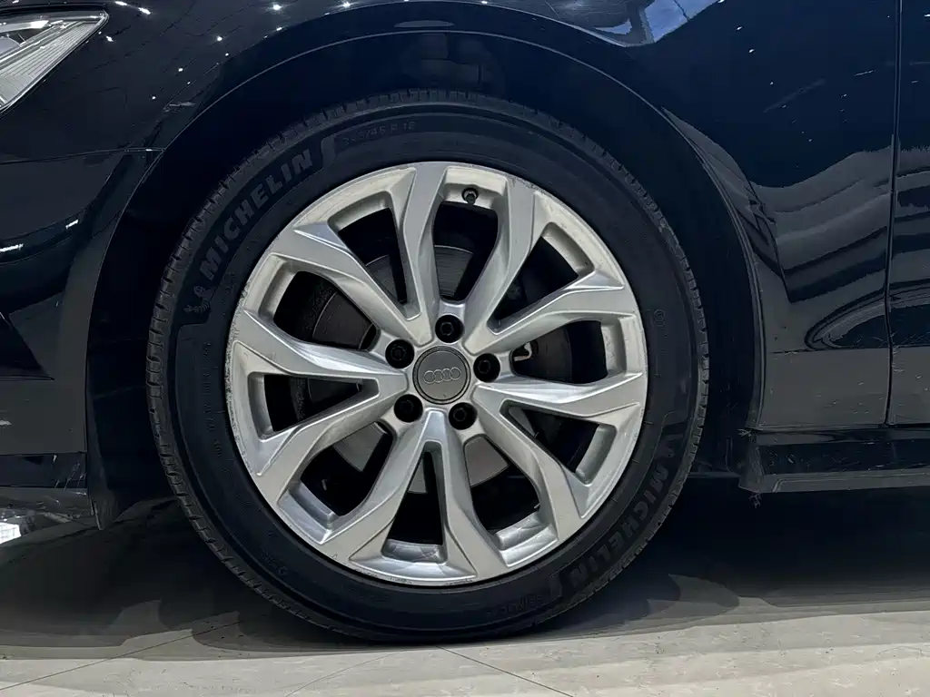 Audi A6L — миниатюра 6