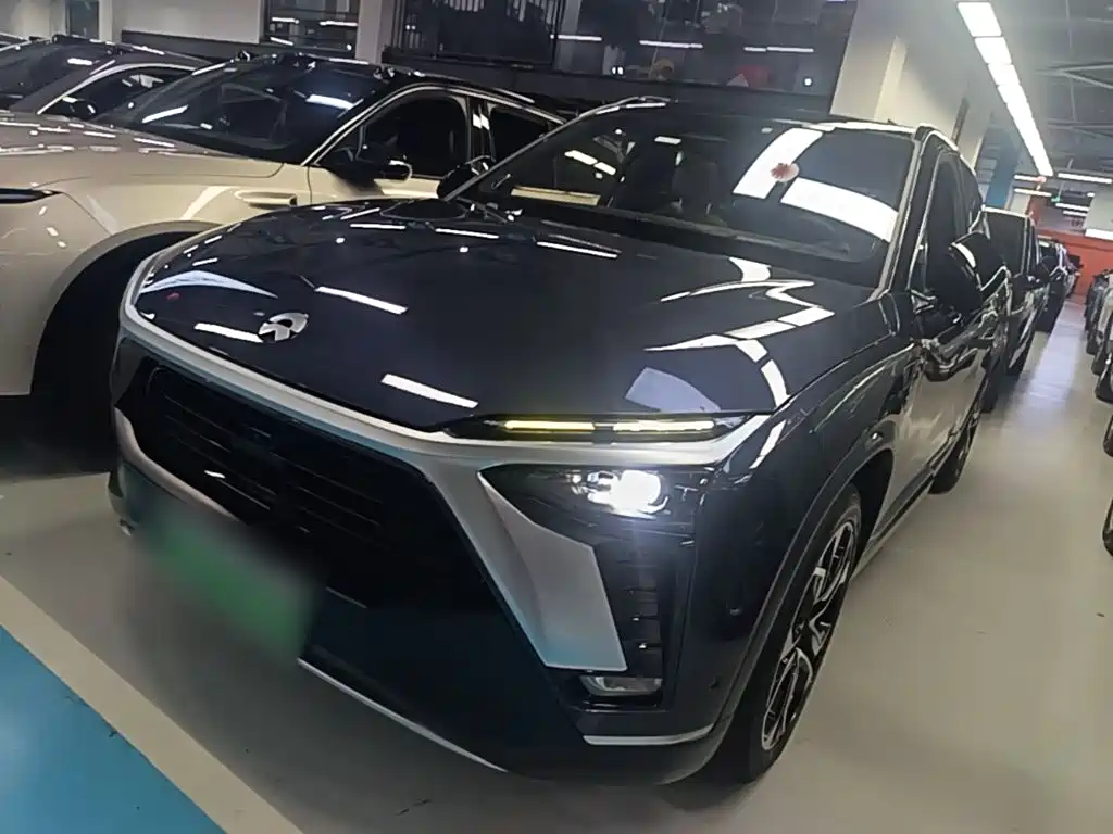 NIO ES8