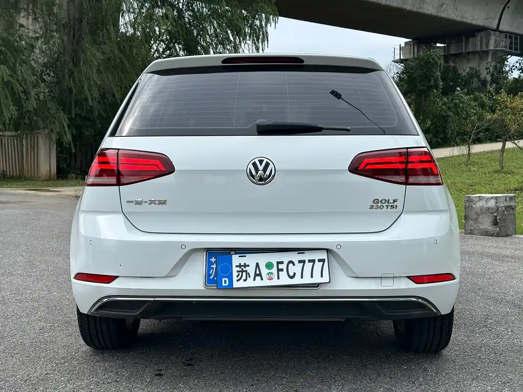 Volkswagen Golf — миниатюра 14