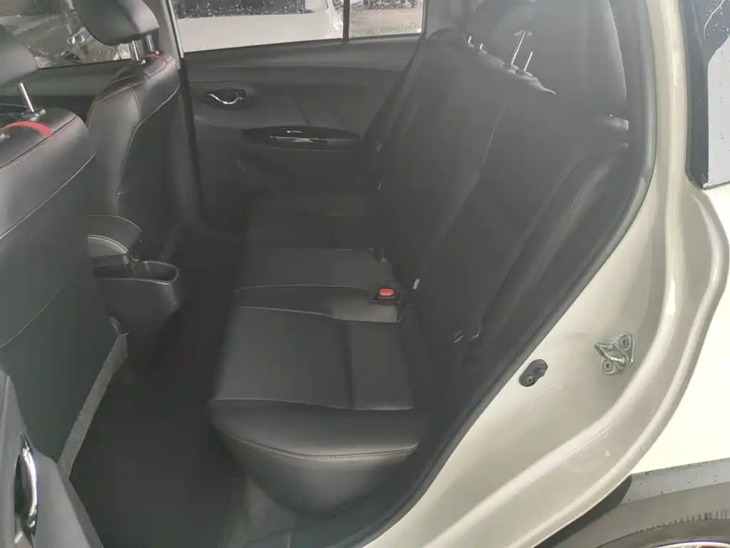 Toyota Yaris L — миниатюра 17