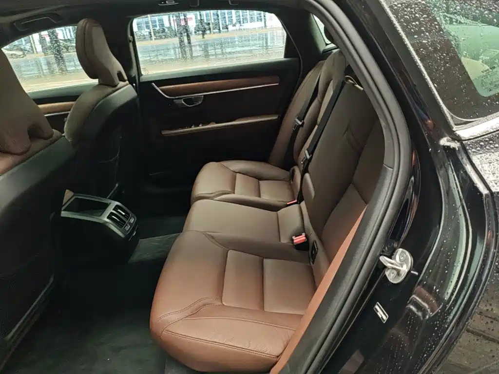 Volvo S90 — миниатюра 17