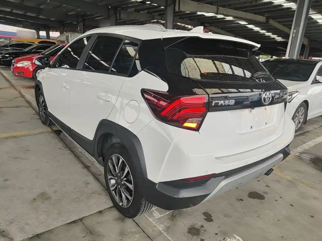 Toyota Yaris L — миниатюра 5