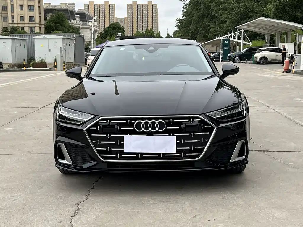 Купить Audi A7L