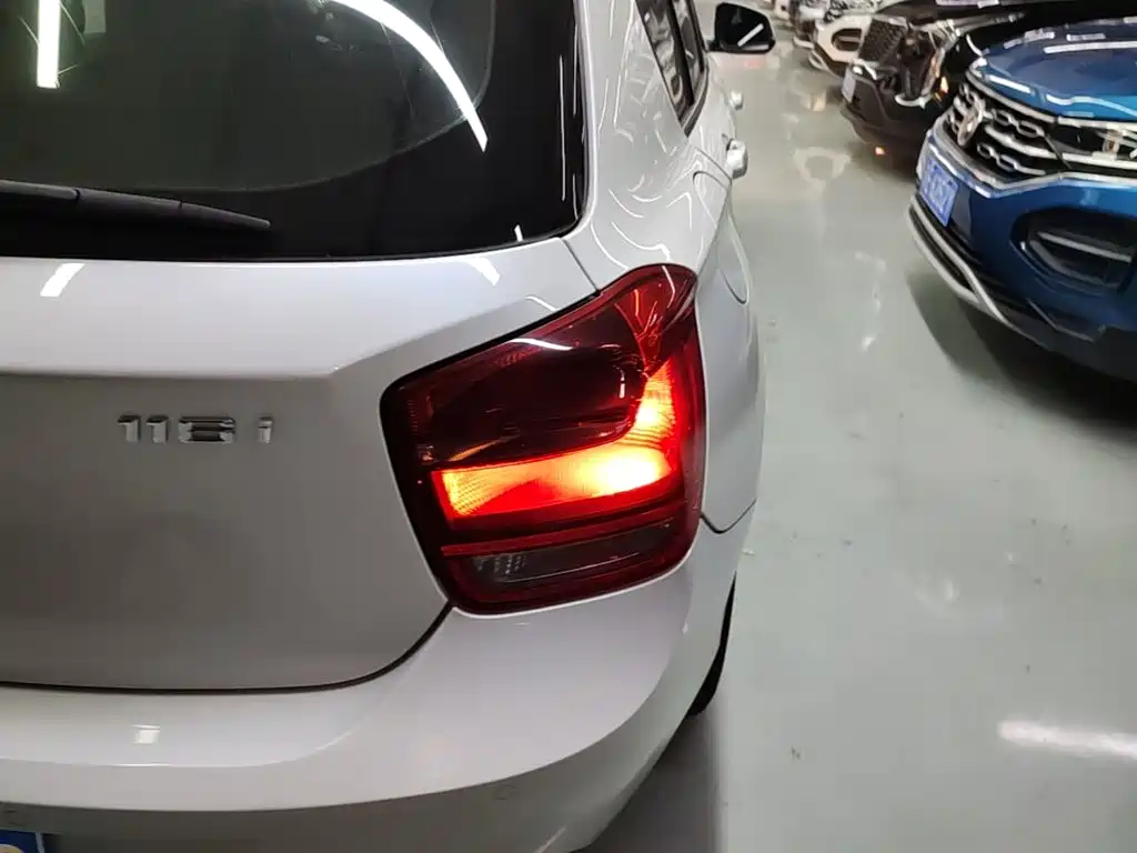 BMW 1 Series (Import) — миниатюра 8
