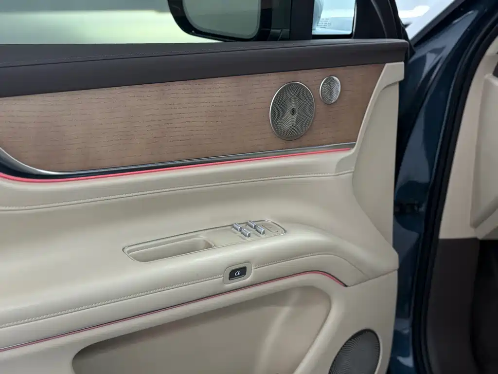 AITO ASK THE WORLD M9