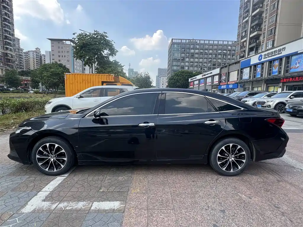 Toyota Avalon — миниатюра 3