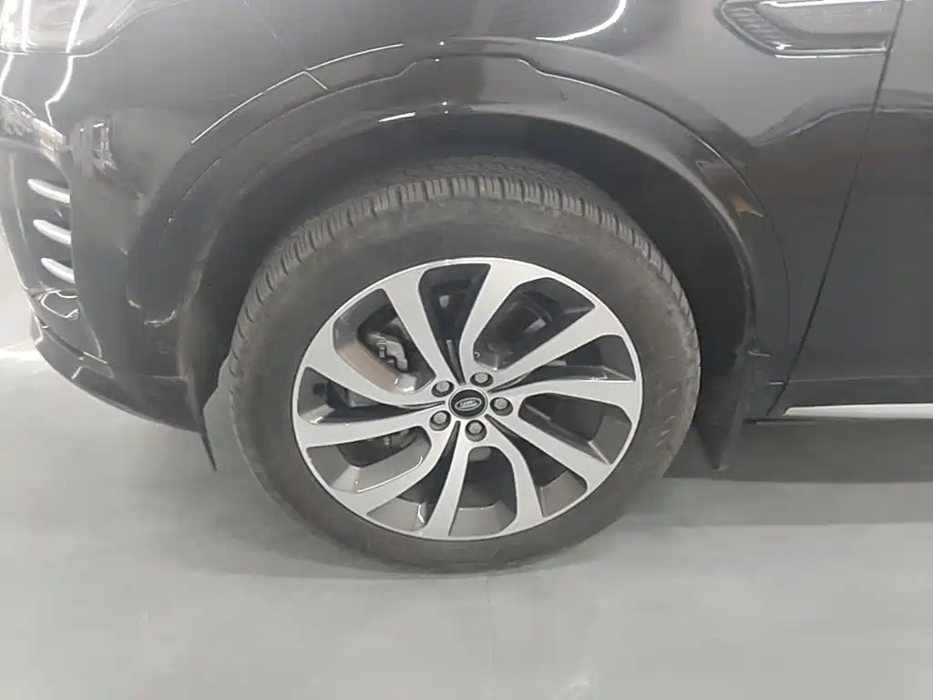Land Rover Discovery Sport — миниатюра 23