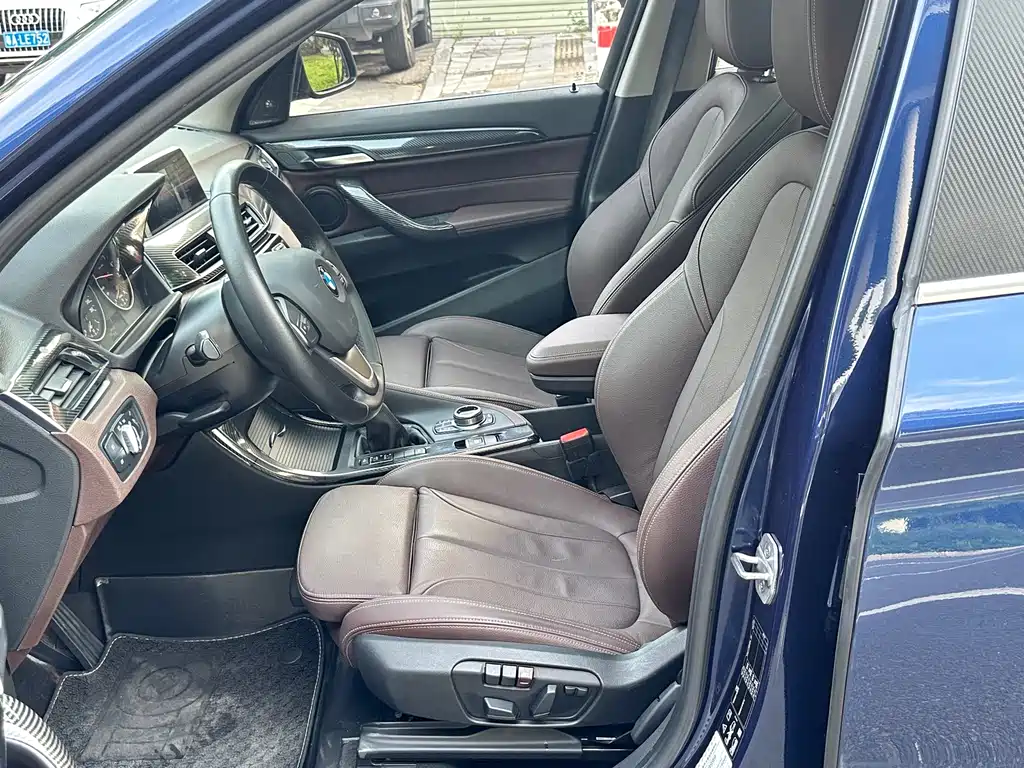 BMW X1 2018 xDrive20Li Premium