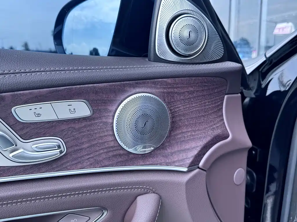 Mercedes-Benz E-Class — миниатюра 8