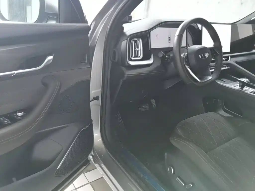 Geely Xingyue L — миниатюра 16