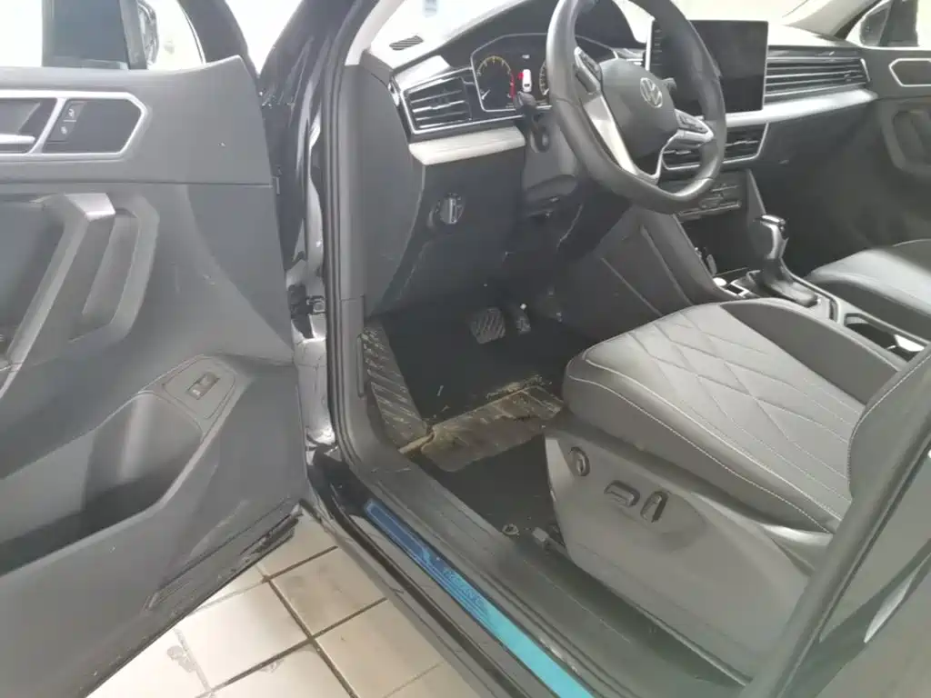 Volkswagen Tiguan L — миниатюра 16