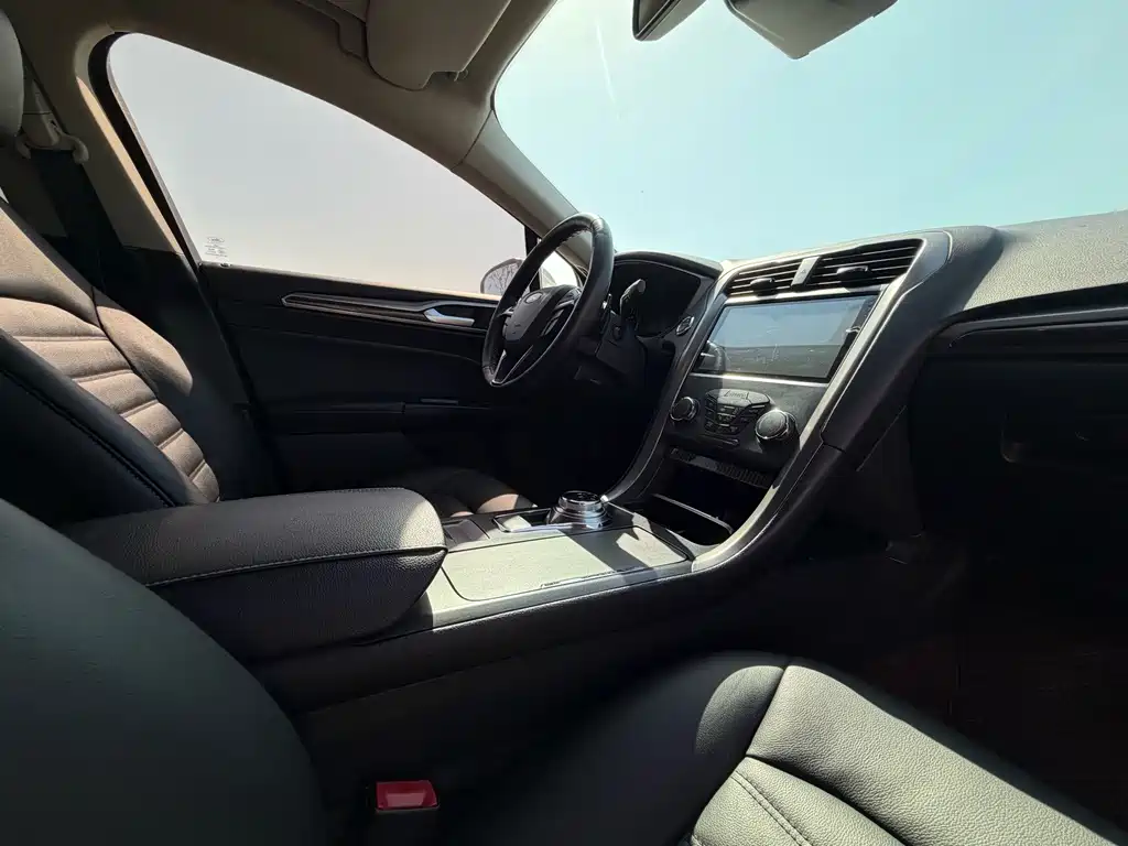 Ford Mondeo — миниатюра 11