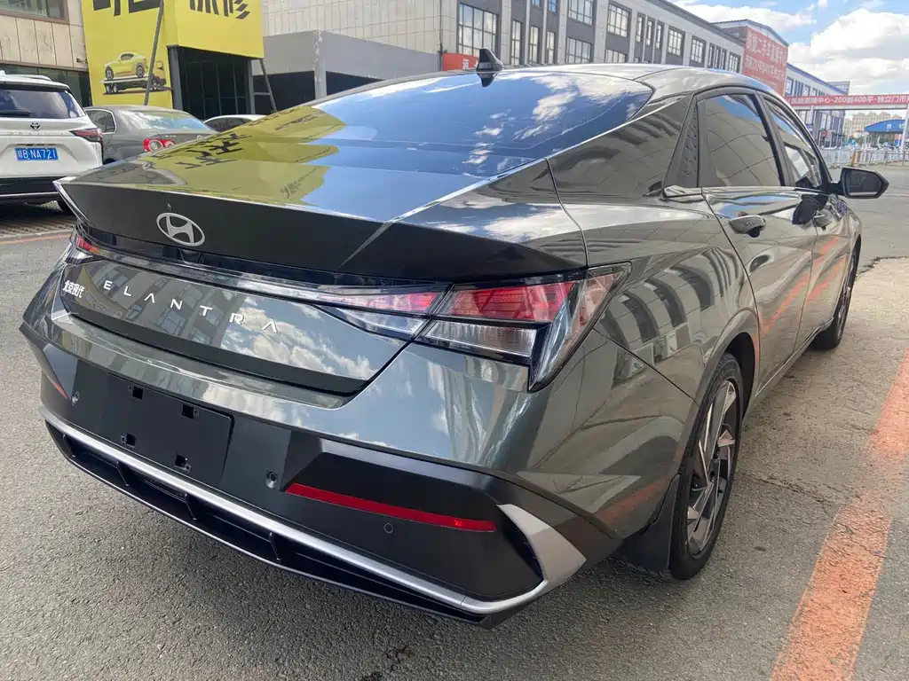 Hyundai Elantra — миниатюра 16