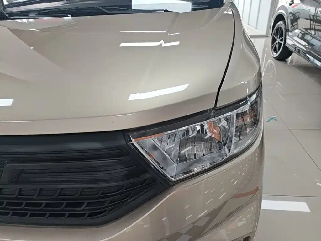 Wuling Hongguang V 2022 — фото 23