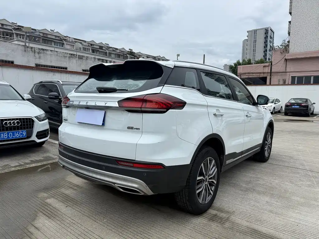 Geely Boyue — миниатюра 10