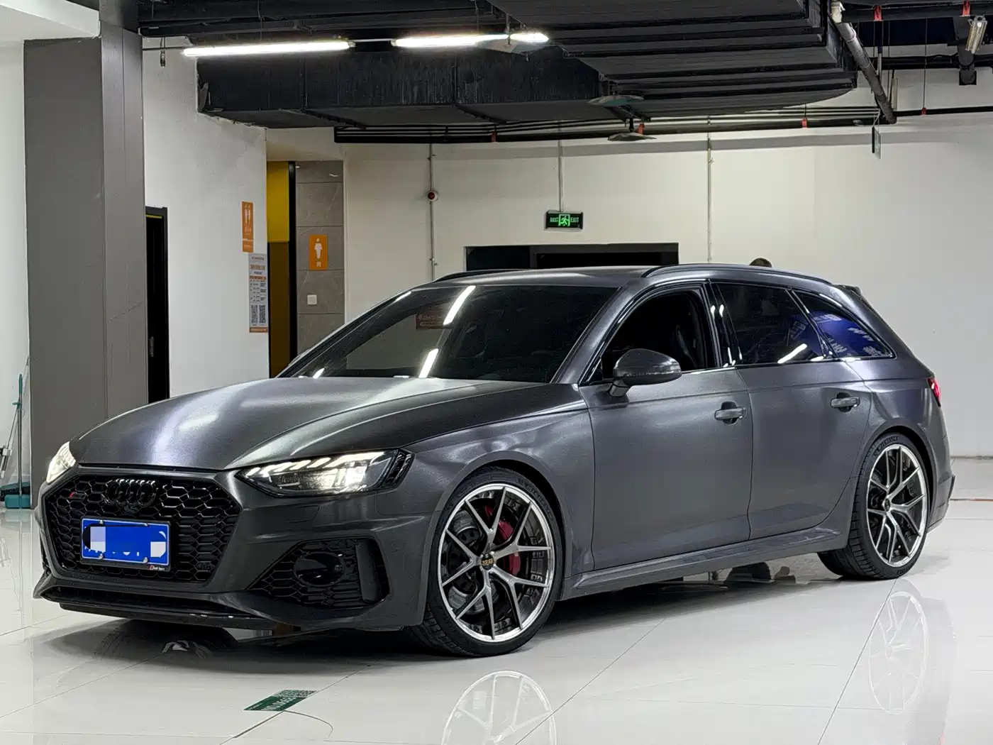 奥迪RS 4 2022款 RS4 Avant 暗金版 2022