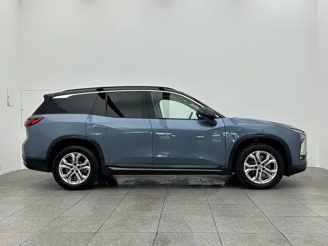 NIO ES8 2018 355KM мест