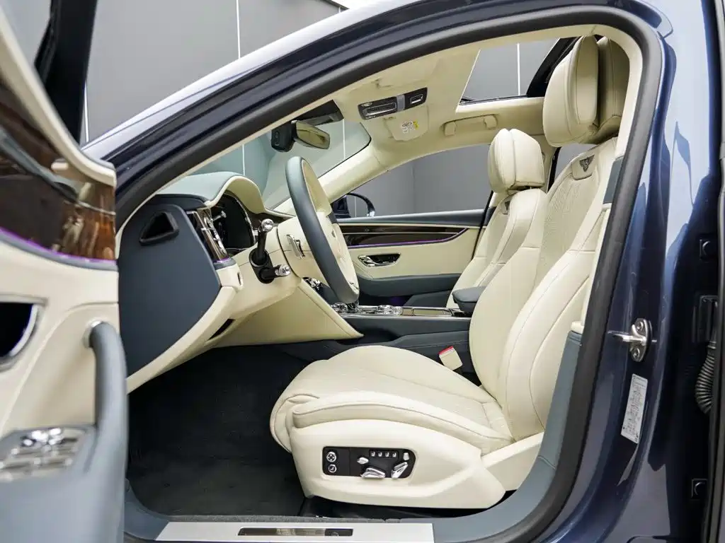 Bentley Flying Spur — миниатюра 7