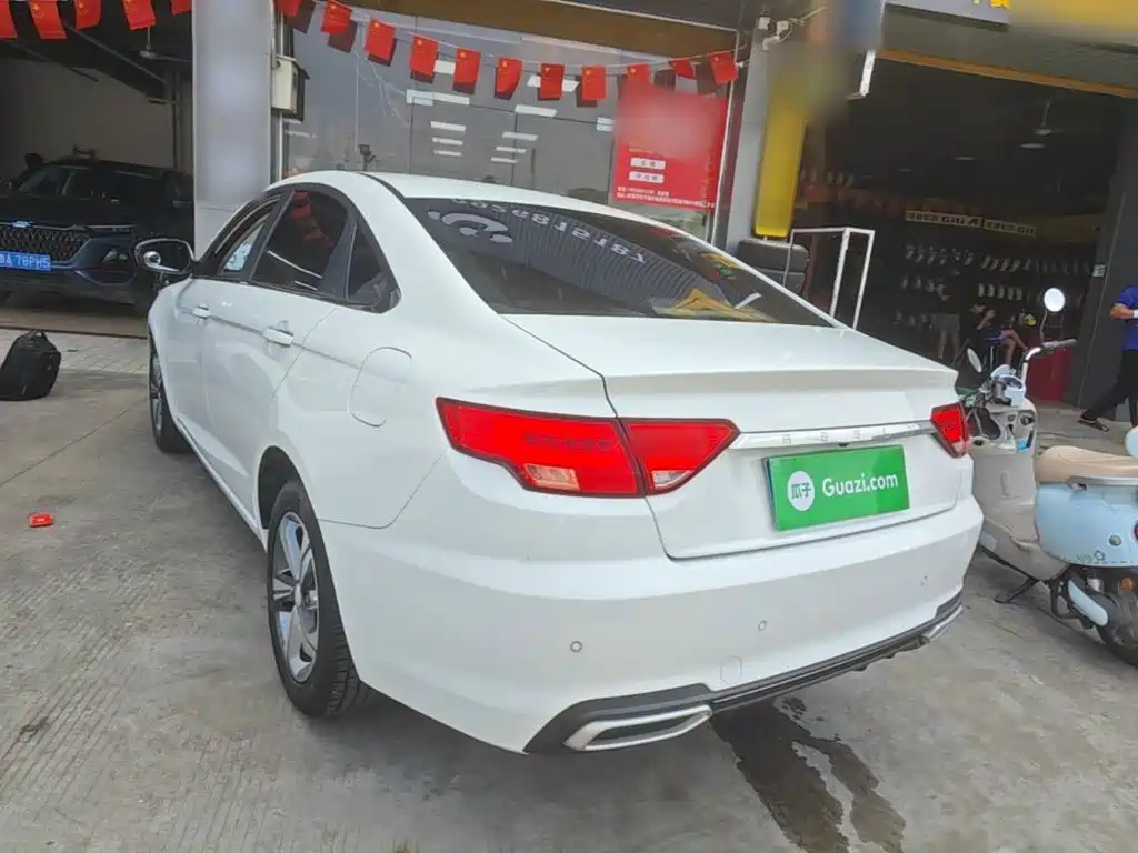 Geely Emgrand GL — миниатюра 5
