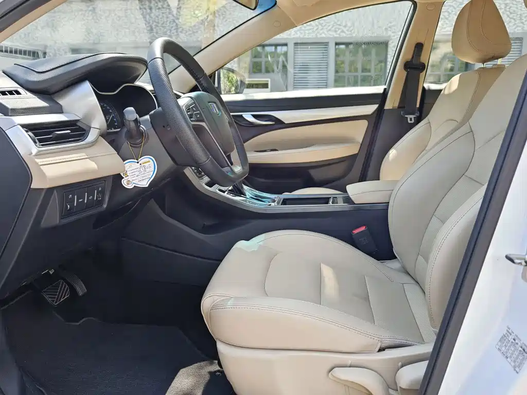 Geely Emgrand — миниатюра 6