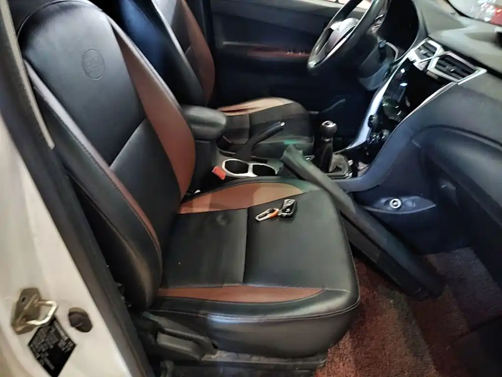BYD F3 — миниатюра 25