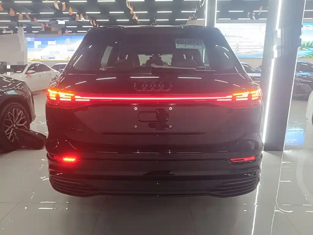 Audi Q5 e-tron — миниатюра 6