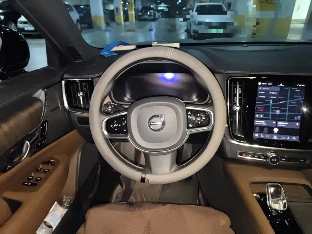Volvo S90 — миниатюра 11