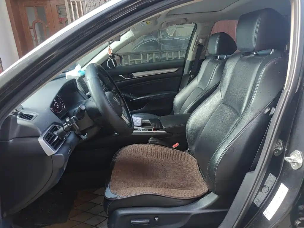 Honda Accord — миниатюра 18