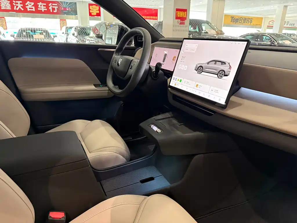 Volvo XC70 PHEV — миниатюра 11