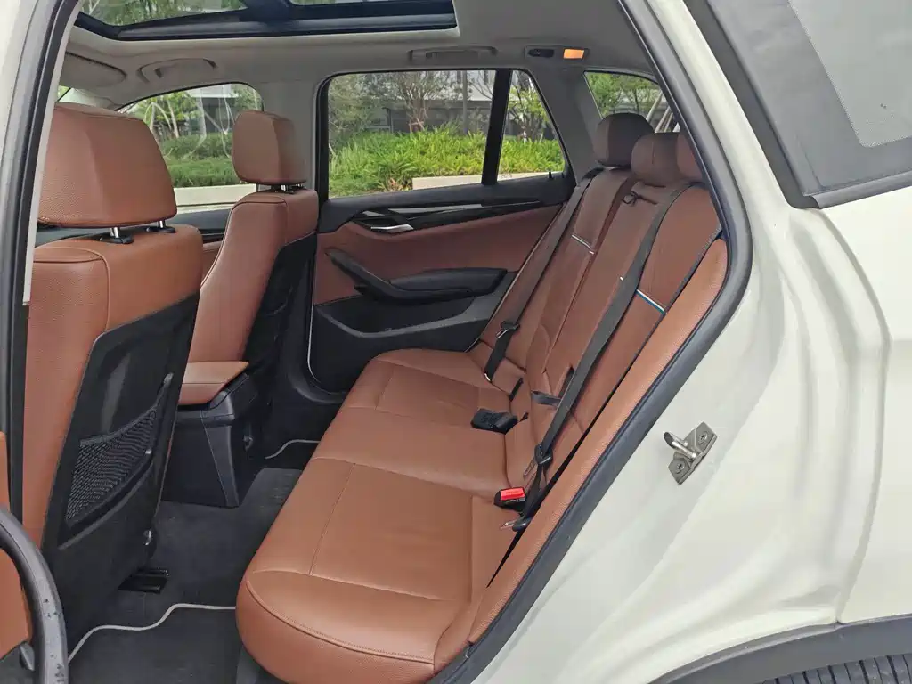 BMW X1 — миниатюра 10