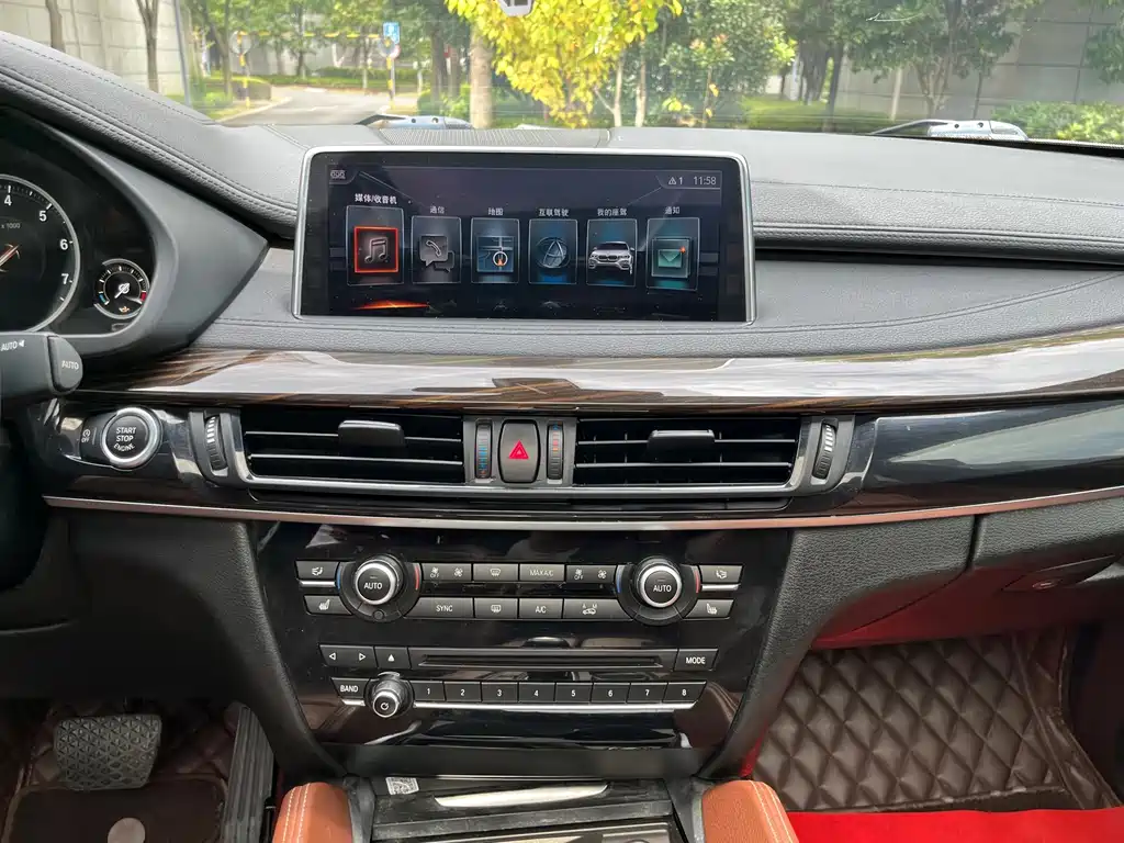 BMW X6 — миниатюра 10
