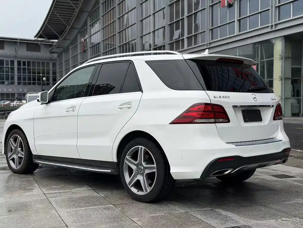 Mercedes-Benz GLE (Import) — миниатюра 10