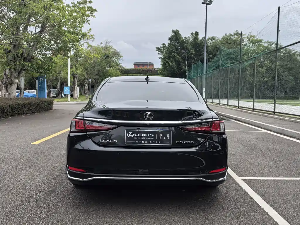 Lexus ES — миниатюра 5